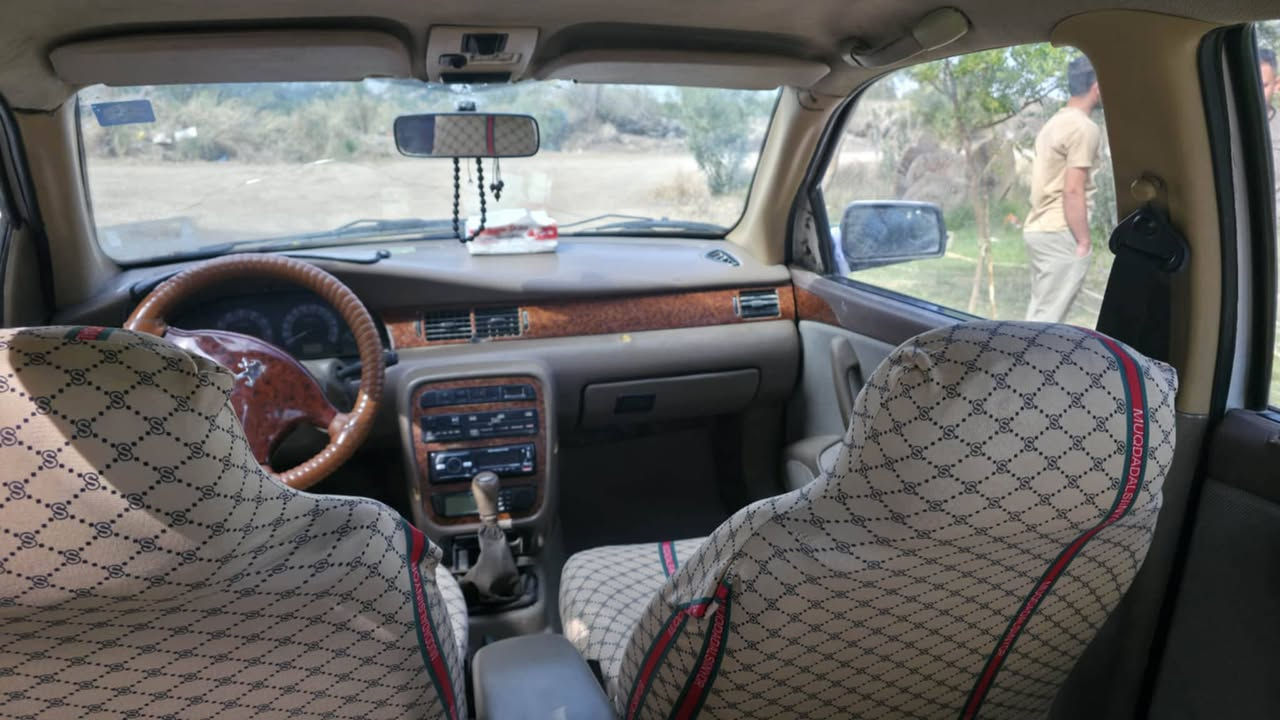 السلام عليكم سمند موديل 10 بيها بارد قليل رقم نكليزي مكينه كير حداديه تخم تاير  كهربائيات كله نضيف سعرها 38بيها مجال قليل مكانها الديوانية ***********
