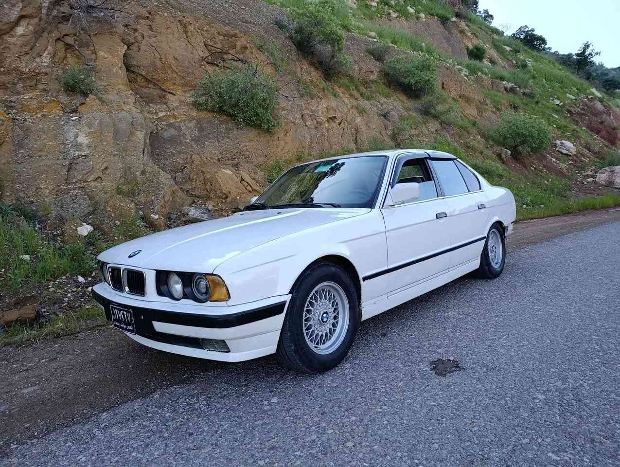 سڵاوی خوا لە هەموو لایەک
BMW بۆ فرۆشتن 
مۆدیل 1993
520i گێڕ عادی 
ئاڕمی پلاستیکی هەولێرە بەشەرتی غەرامەو هەموو شتێ گێڕ و مەکینە بەشەرت نە سەرف نە بوغار  مەکینەی لۆکە
تەبرید سارد و گەرم  بەدوای عەیبا مەگەڕێ هیچ مەسرفی نیە 
بۆ نرخ پەیوەندی بکە یان نامه بنێرە
*********** لەکەلارم
#Admin
