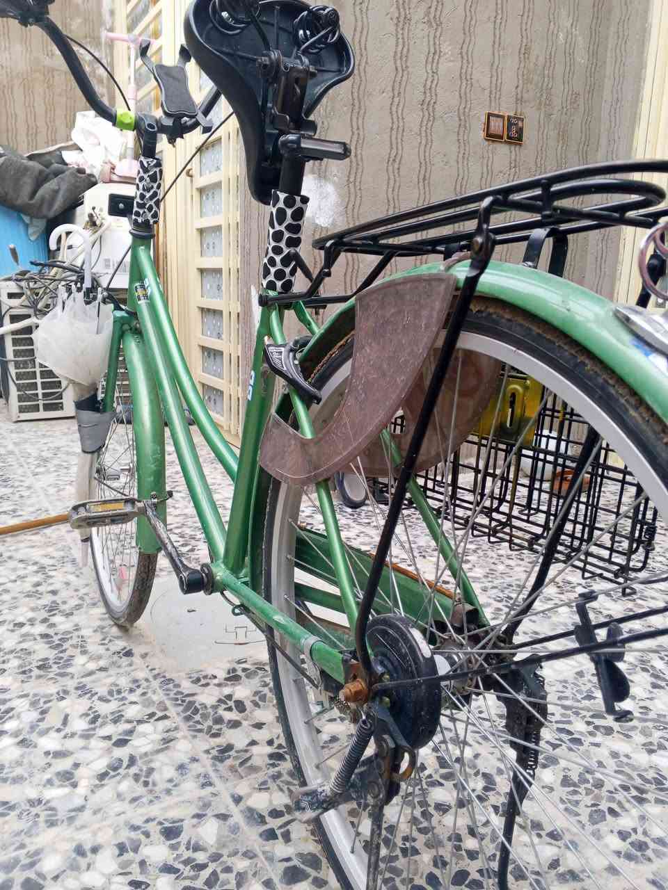 السلام عليكم بايسكل BD لون اخضر فسفوري دسك 90 البايسكل كلشي مابي موديل 2020ختم وياله البايسكل ياباني 100.100نضافه 95هوه وغراضه للبيع السعر 135  وبي مجال قليل  للاستفسار ***********
