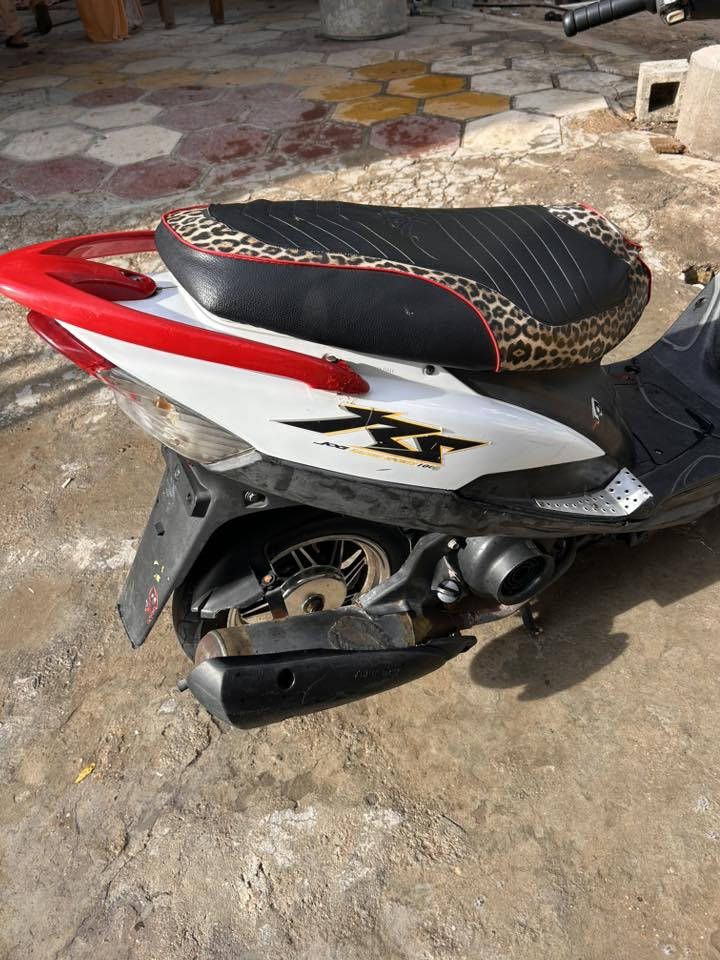 السلام عليكم ماكس عدله للبيع دراجه كامله من جميع النواحي 
تخم ويل كروم +تاير كهربائيات كله شغاله مكينه ناعمه وحلوه 
مثل ما موضح بالصوره السعر{{700}}وبيها مجاال العنوان البصره ابي الخصيب للاستفسار ***********
