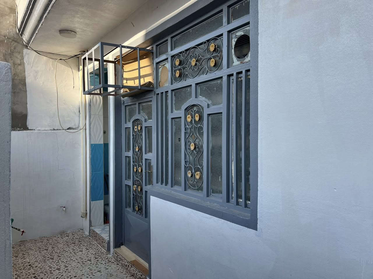 سلام عليكم
للبيع بيت 100م ركن موقع بختياري فرع اسواق المندلاوي بيت مكون من مطبخ+استقبال+غرفة نوم+ مجمع درج +صحيات كهرباء وماء متوفر + ماء بير 

رقم:***********
