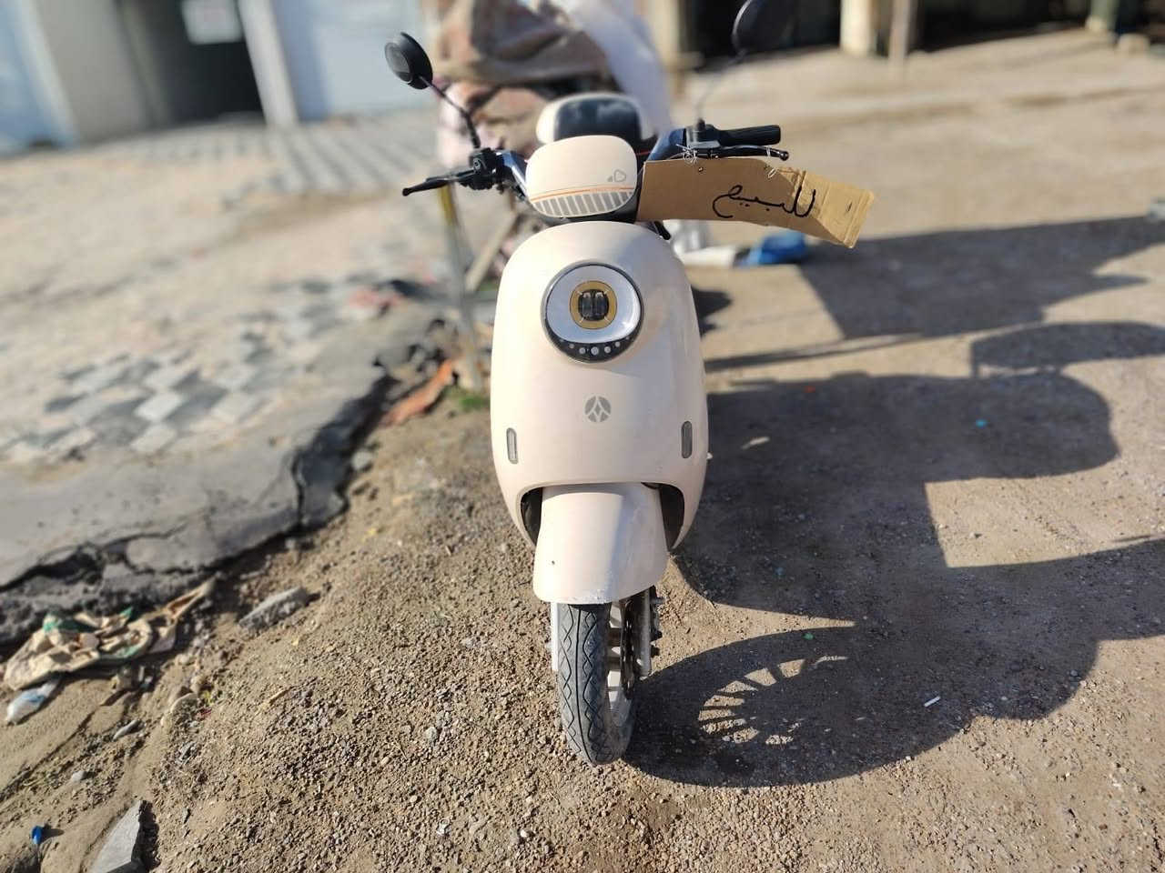 دراجه للبيع بيها نقص تاير خلفي وبطارية وحده من يمهن تعبانه يمكن مواكيد السعر٥٥٠وبيهامجال قليل للاتصال و الاستفسار ***********
