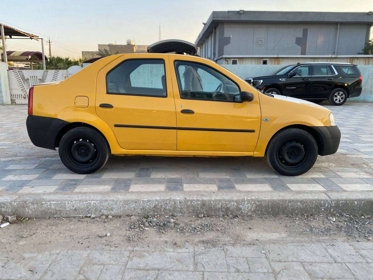 رينو لوكان
موديل 2009
سيارة جاهزة من كلشي 
مصفرة هيئة 
مصفرة غرامات 
رقم نكليزي 
شرط تحويل وين ما يعجبك 
نضيفة وحلوة السيارة 
ضمان كير مكينة كلة جديد 
السعر 33
مكاني الشعب شارع عدن 
***********
