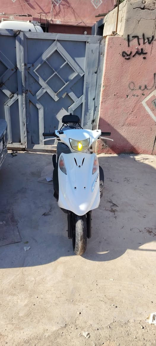 السلام عليكم ادرس قديم نوزل شغال دراجة جديده مكينه جديده ***********
