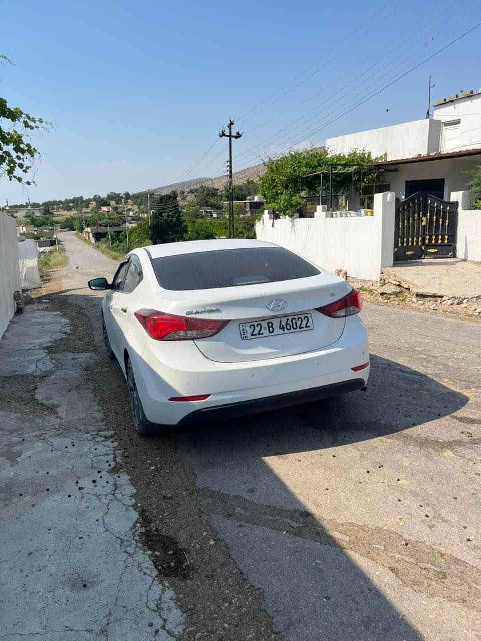 هۆندا ئلێنتڕا 
مۆدیل ٢٠١٥ 
فوول ماواسەفات GLS
شاشە 
بەسمە 
حساس 
کوشین جلد 
سوکان ڤۆلیۆم 
کوشین هیتەر 
سەنەوی نێوی ڕەقەم نوێ
سەیارەکە بێ لێدران لەسەر ساغەی ١٠ پارچە ڕەش
سعر ١٢٥ معامەلە 
شوێن : شەقلاوە- مامەجەلکە 
ڕەقەمی خاوەنی سەیارە :  *********** أربيل, العراق
