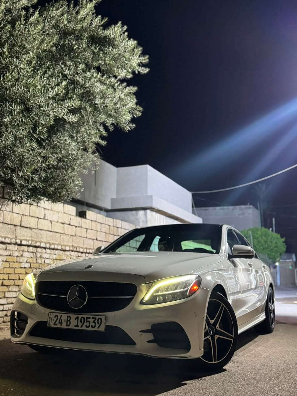 السلام عليكم 

الرجاء قراءة التفاصيل كاملة 
مرسيدس أصل C300 amg موديل 2019 
ماشية 106 الف مايل قابل للزيادة 

🔴 السيارة كلين تايتل كفالة عامة 
عدى كم شخط أثر خباثة صارن بالعراق وتحكل ع كدهن ومامبينات 

✅ فول الفول أعلى شيء بالC
بانوراما + جنطة كهرباء + أربع بصمات أبواب + مري تعتيم وقلاب ونقط عمياء وإنارة ترحيب + كشنات جلد وكهرباء وتدفئة + شاشة كبيرة أبل كارب بلاي وأندوريد أوتو + 5 أنظمة قيادة + نظام مانع تصادم ذكي وتفاعلي + إنارة داخلية 64 لون + تحمات ستيرن لمس + أوتو ستارت + 4 كامرات + حساسات 360 + رادارات 360 + شاشة عطلات والخ.. 

🔴 السيارة مكينة مفتوحة ع أيدي واشتغلتها شغل درجة أولى وصفر مسج    

رقم دهوك بأسمي تحويل ثاني يوم
السعر 200 وبيها مجال 

*منزل من سعرها سعر المكينة وهيَ مكينتها تمشي بعد 100 ألف
خواتها المو كلين ب240 و250
ف هاي تعتبر بلاش 

 و الله يوفق الجميع ♥️


**إذا كنت صاحب هذا الإعلان وتريد حذفه لأي سبب، رجاءا أرسل رسالة إلى الدعم الفني**
