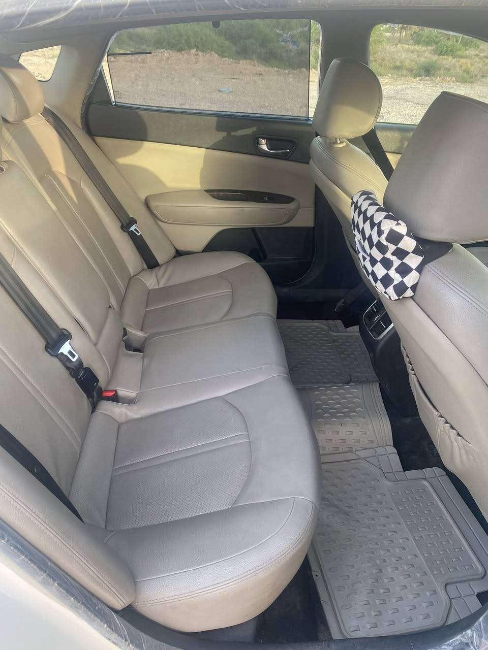 سلام عليكم للبيع أوبتيما خليجي 2016 مكفولة فقط بارد بيها رقم بغداد انكليزي السيارة ماشيه 118 مكاني ناصريه مركز 
السعر 178 و بيها مجال بسيط 
للأستفسار ***********
