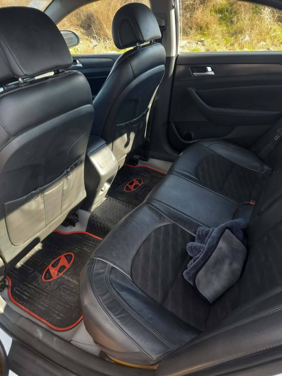 سوناته للبيع ب 130 وبيها مجال رقم صاحب السياره
0780 807 9904
