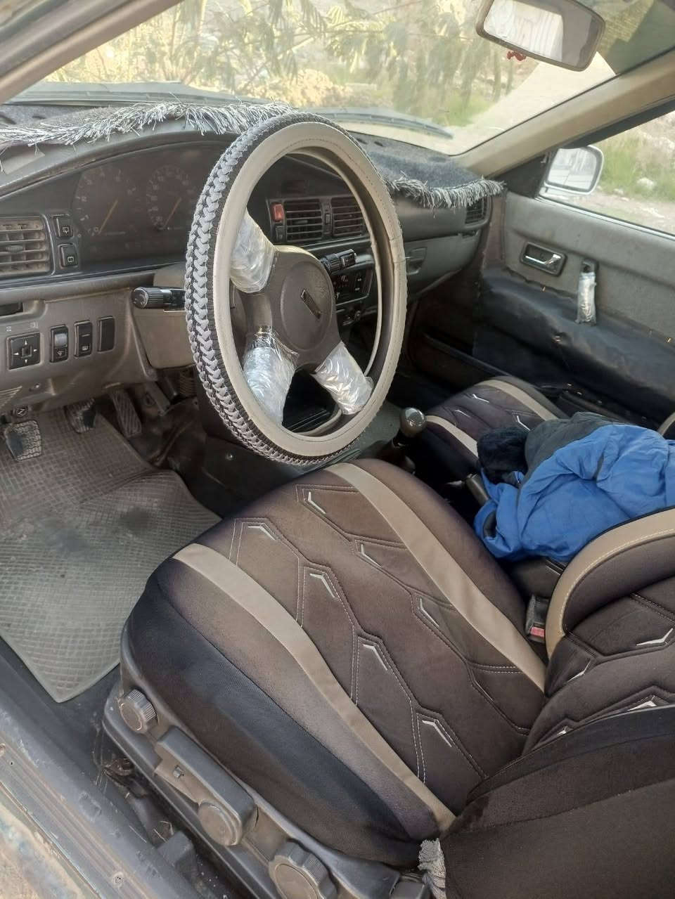 سلام عليكم سياره مازد للبيع مكينه كير شرط سنويه عضم رقم ألماني شرط التحويل كابون  بانزين تتفيه تبريد شغال السعر 27 بيها مجال للسفسار اتصل ***********
