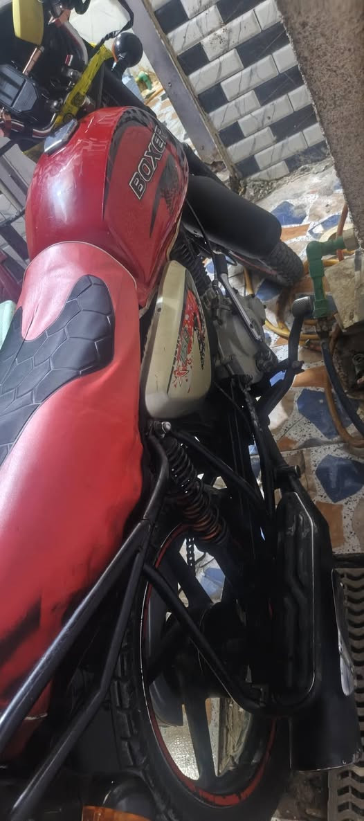 سلام عليكم من رخصت الدمن دراجه بوكسر موديل ٢١ دراجه نضيفه خير من الله مكاني بغداد شعب + تخم تاير جديد دراجه نضيفه سعر( 950) وبيها مجال حك جيه بغداد شعب متواجد فقط وتساب وخاص***********
