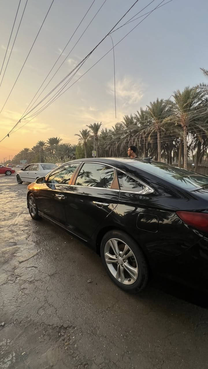 سوناتا 2018
وارد أمريكي حادث خفيف كما موضح بالصور وبيها  سونار شامل سياره جديده 

المواصفات فول عدا الفتحه

بصمه تشغيل أبواب صندوق 

كشن كهربائي تحكمات ستيرن 

رادارات جانبيه خلفيه شاشه كبيره كامره دواره 

3 أنظمه للقياده صندوق ذكي نظام ترحيب 

تتفئه كشنات هيتر يدات نيكل 

مكاني بابل 

السعر. 140$

الاستفسار / ***********
