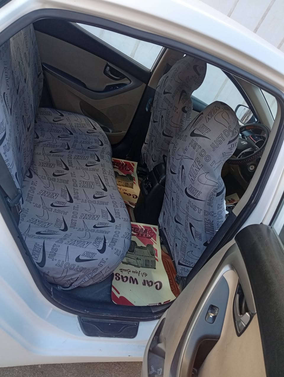 سلام عليكم الانترة موديل 2015 خليجي مكينة 1800 سيارة خير من الله 
شاشة جبيرة 
نضام ايكو اقتصادي 
تحكمات ستيرن جهتين 
لايت زنون 
ابل كاربلي 
سيارة كير مكينة خير من الله اترايك من كربلاء للبصرة 200 
السيارة بيها جاملغ جهة السايق امامي امبدل اثر ضربة خفيفة وبدلتة الله شاهد مو قوية الضربة  وكرت اباب الصدر الباقي خير من الله تعال وشوف السعر 122 وبيها مجال للشراي للستفسار *********** مكان السيارة كربلاء
