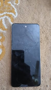 انفينكس سمارت 8 • ٦٤ • شاشة مكسورة