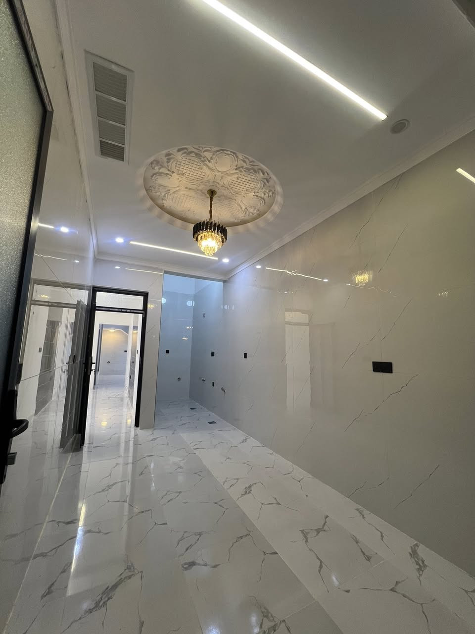 🏘️خانوو بۆ فرۆشتن لە گە رە کی 8حەسارۆک سفر بە کارنە هاتووی
پیکدیت
🔺دوو هۆل دوو مە تبە خ
🔺یە ک دە یوە خانی 
بوو زانیاری زیاتر پە یوە ندی بکە ن بە م ژمارانە ☎️*********** یان***********📲
