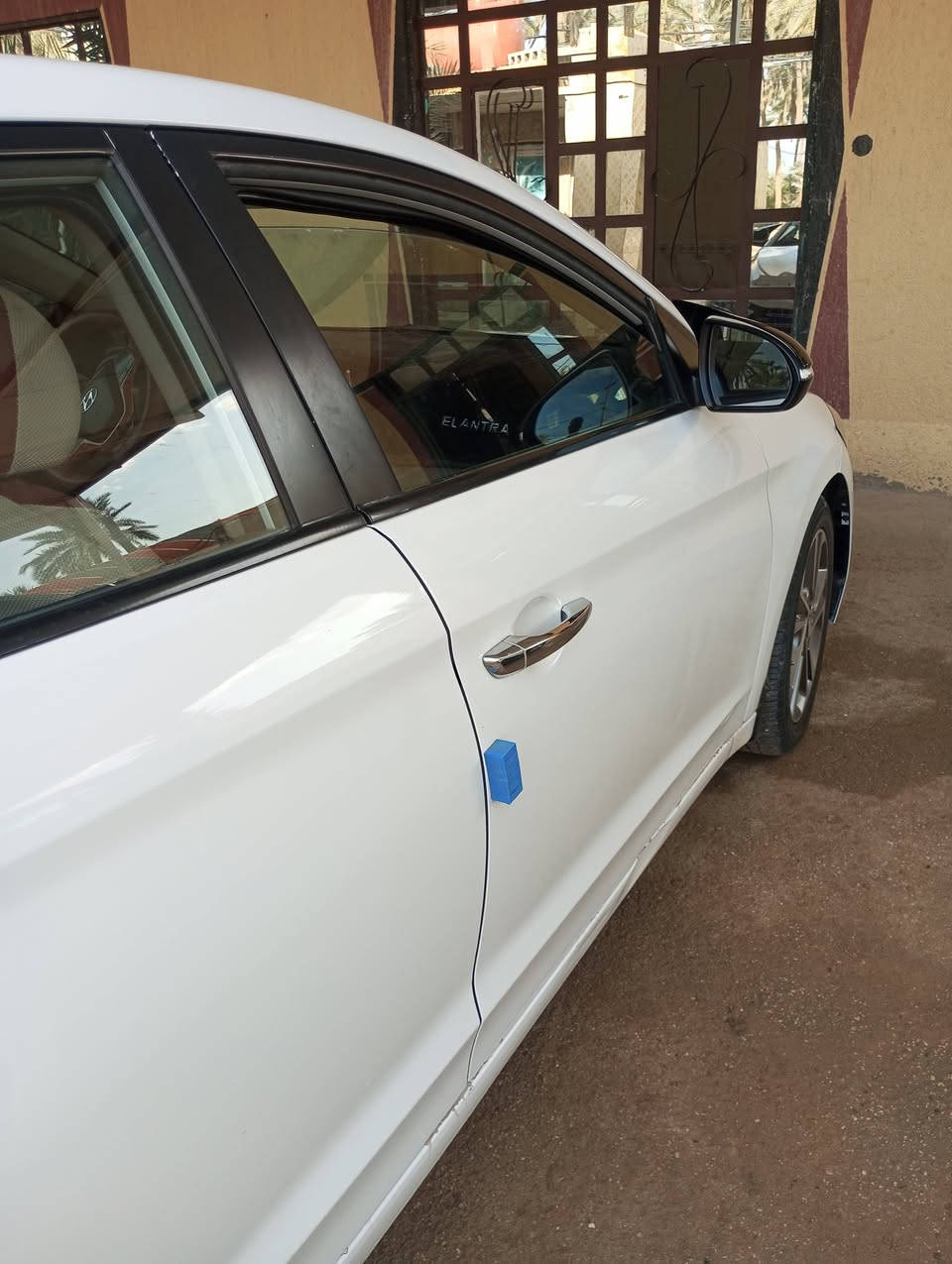 السلام عليكم هونداي النترا سوبر 2018 خليجي كفاله عامة فول مواصفات مايشة155 الف
فتحة سقف
حساس امامي وخلفي
تبريد قطعتين خلفي 
LED امامي نهاري
مراية شفط
اشاير بلمراية
شاشة كبيرة مع كامرة دوارة
ويل كب 17 كروم المرغوب مع 5 ويلكب
تحكم مقود
محرك 2000 دوش المرغوب ما مفتوح ع وضع الشركة
محرك وكير مكفولات من الفتح ع وضع الشركة وحدادية وتبريد وتخم تاير كلة جديد وبلادي ما ملعوب بيهة ابد و ع ايد وحدة استخدام شخصي السيارة ورقم بغداد بأسمي تحويل مباشر السيارة مابيهة نقص لو برغي 
مكان السيارة النجف 
السعر 158 وقابل للتفاوض
للاستفسار ***********

ملاحظه بيهة بردات جدا خفيفات
