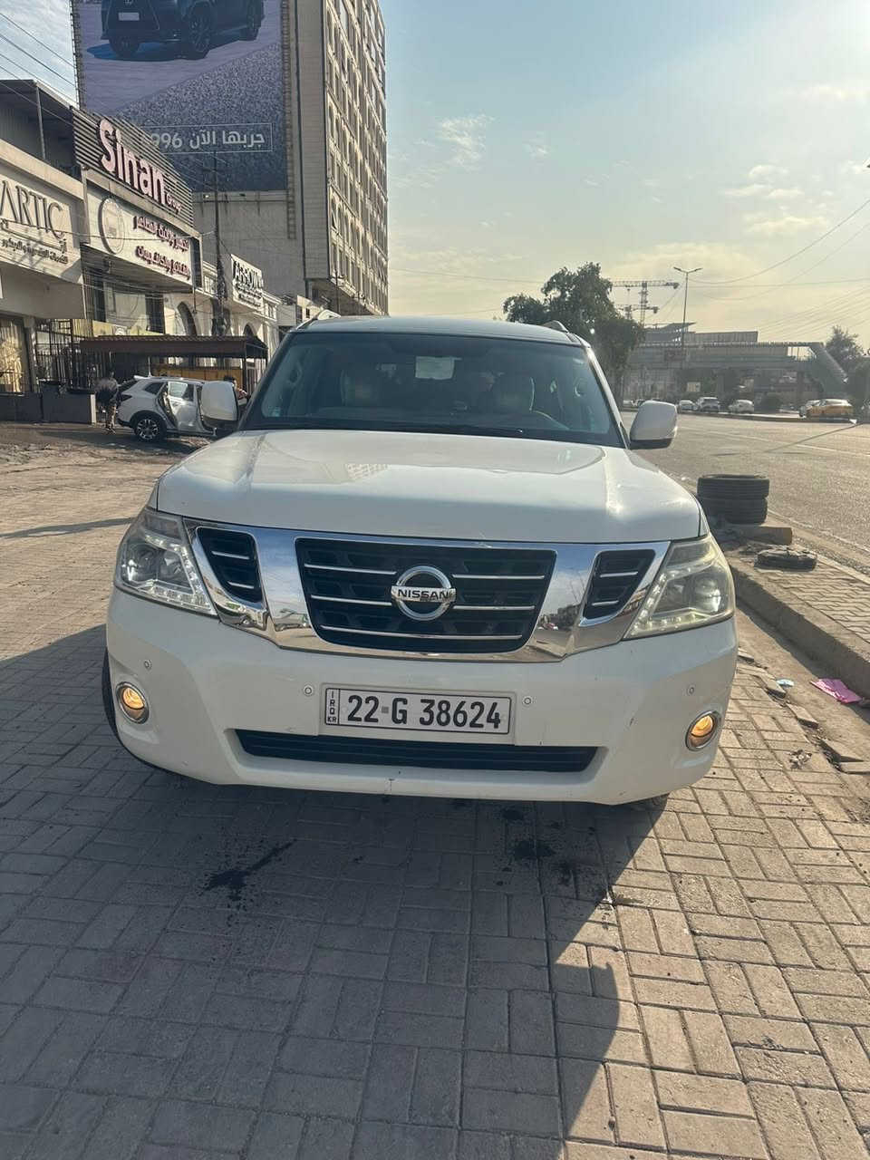 السلام عليكم للبيع باترول موديل 2014 جديدة لوك ماشية 109 حقيقي بيها بارد صغير جدا بل البنيد السيارة بعدها ع وضع الوكالة مكانها منصور ومحرك المرغوب SE للاستفسار ***********
