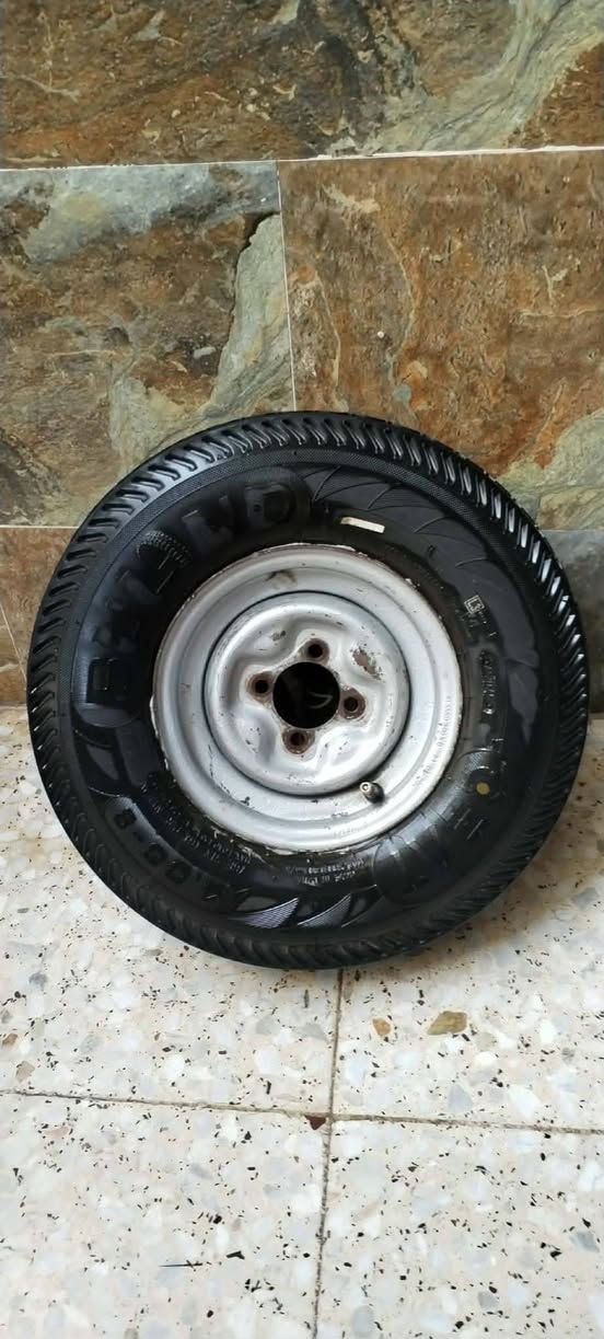 تاير أبو الحيه واحد فقط 
بس بنجر واحد بي بعده جديد 
السعر  22   كامل 
الشعب قرب سوق 4000 
متواجد خاص


**إذا كنت صاحب هذا الإعلان وتريد حذفه لأي سبب، رجاءا أرسل رسالة إلى الدعم الفني**