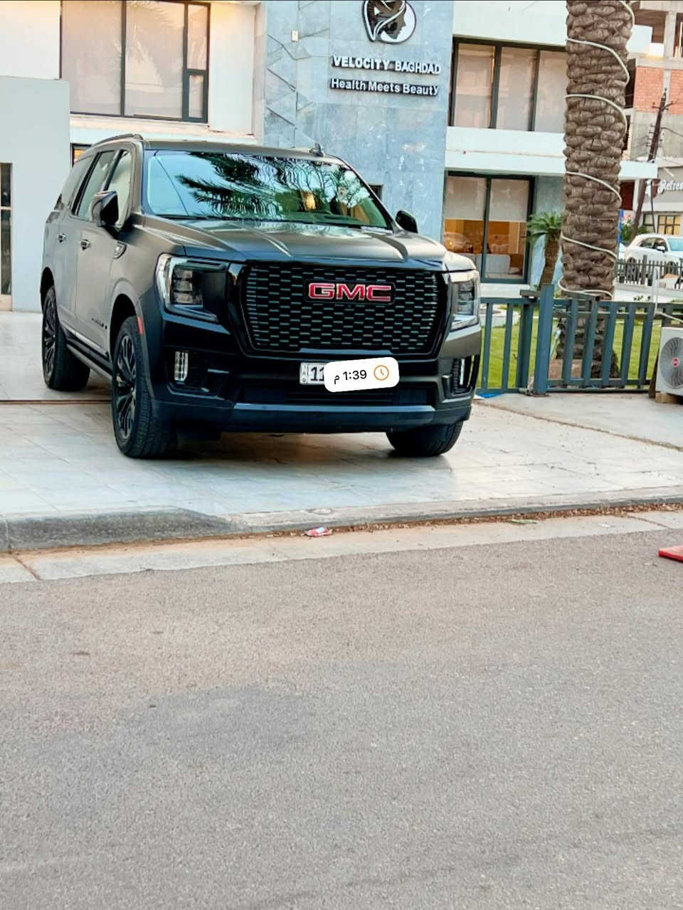 ﷽

‏‎ماشاءالله تبارك الرحمن 
للبيع جيمسي 2023 
Yukon Denali 
كلش نظيفة بوضع الوكالة 
ماشيه فقط 47 الف كيلو حقيقي 
ضمان شركه المنصور ٥ سنوات و سيرفس بلاش 
مغلف PPF طافي كامل و بيها ضمان ١٠ سنوات
كير ، محرك كهربائي كل بشرط 
سياره مكفول كفاله عامه حتى دعاميات 
محرك ٦٢٠٠ ، كير ١٠ نمر 
استعمال شخصي من الوكالة 
‎فول موصفات 
مواصفات كادلاك 
‎داتا شو كبير ، رادار جانبي خلفي امامي ، رادار ،مانع تصادم  امامي ، رادار مانع تصادم خلفي ، خمس كامرات ، خمس بصمات
‎كشنات تبريد تدفئه خزن وكهرباء ، كشن رجاج تحذير ، كشن خلفي منفصل ، كشنات الخلفيه كهرباء ، لون الكشنات ابيض مميز جدا ، جنطه كهرباء
‎ شاشات خلفيي 🖥️ ، ستيرن كهرباء ، بانوراما ، كيجات شاشة الكتروني . دوسات كهرباء ، فور ويل ، اربع انضمه قياده‎
‎ثلاجه ، شاحن ويار ليس
مكان /بغداد حي الجامعة او الداوودي
هاتف/ ***********
السعر 560 ورقة
