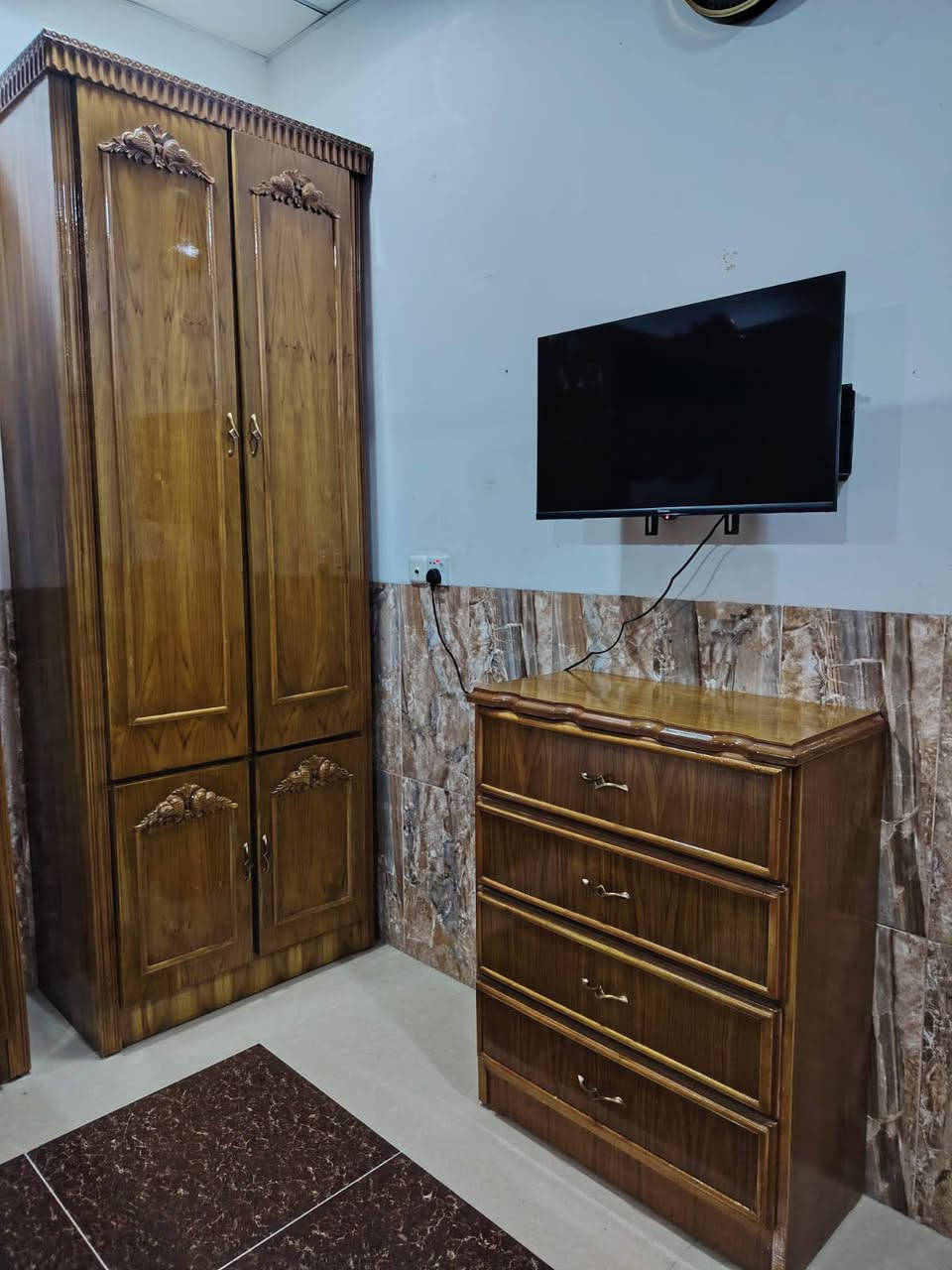 غرفه ملحق جديده استخدام قليل سعر 800 وبي مجال قليل  تلفون ***********
