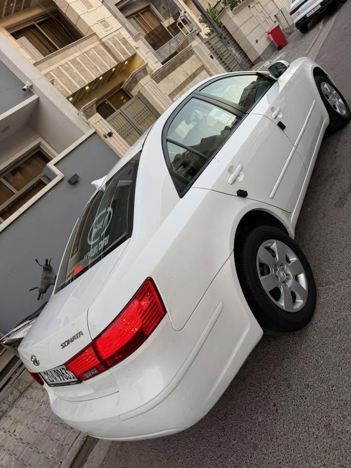 السلام عليكم 
هونداي سوناتا موديل 2010 وارد أمريكي كلين مكينة 2400 دوش سيارة احلة من الصور مواصفات نص فول سيارة كلين بدون حادث بدون ايريك بيه صبغ قطعتين ونص بدون حادث بدون دواخل مكينة كير صدر تبريد تخم تاير باتري كلة جديد بالعافية عل ياخذها سيارة جديدة عله إيدي مال بيت رقم سليمانية باسمي رقم وسنويه وهزة جدد تريد تحويل او وكاله اني حاضر مكان السيارة بغداد الاعظمية سعر 117 وبيه مجال رقم موبايل ***********    ‭***********
