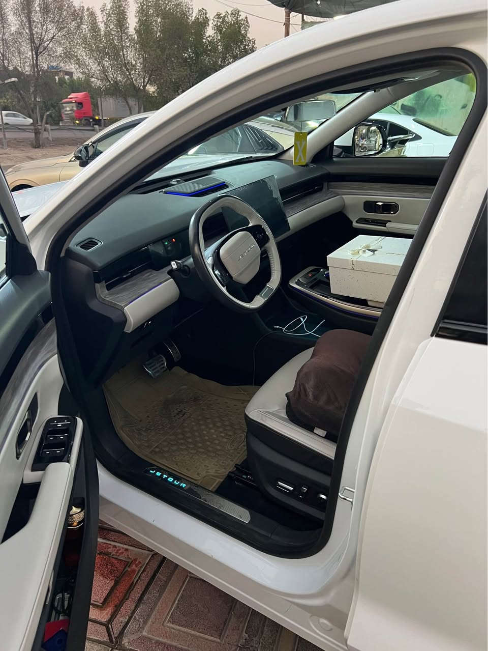 السلام عليكم جيتور داشنك 2024 محرك 1600 تيربو 
السياره جاهزه اي شي مناقصه بيه طخه بل دعاميه وسويته جدا بسيطه موضحه بل صوره ماشيه 86 الف السعر 170 بيه مجال جدا بسيط هاتف*********** بغداد, العراق
