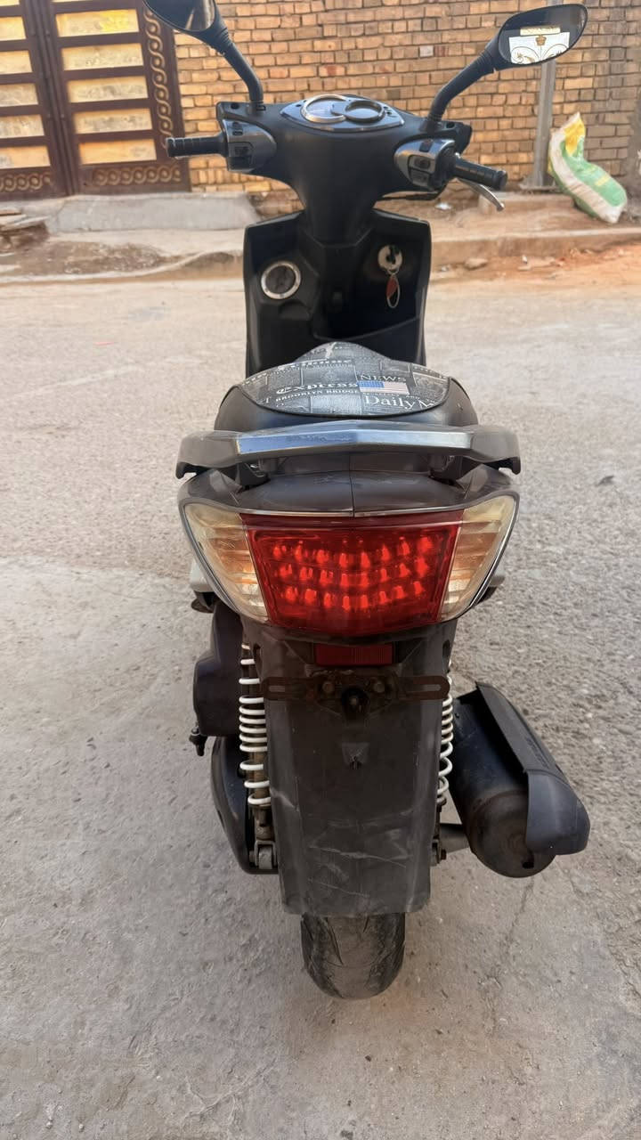 دراجه سكنس فحل كابريتر مام
نظيفه جدا اي نقص مبيها على وضعها مال رمبه كامله مكمله (بلاديه)
اوراق كامله
تجي تفحص وين ميعجبك
عنواني بغداد شارع فلسطين السعر خاص او واتساب 
‪0774 792 1023‬
