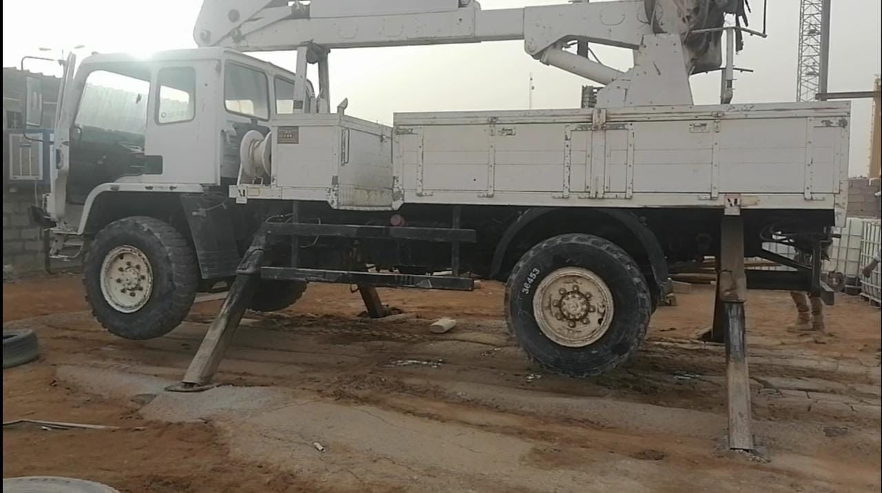 مكلف بالنشر .كرين باسكل  نوع داف امريكي موديل 2014 جاهز للعمل .نضيف جدا.,كير مكينه ذهب   ....الاتصال على الرقم .،،***********
