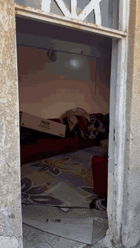 يتوفر بيت للرهن مساحه 150م خلف المركز الصحي 
سعر الرهن 22 مليون لمدة سنة
***********
