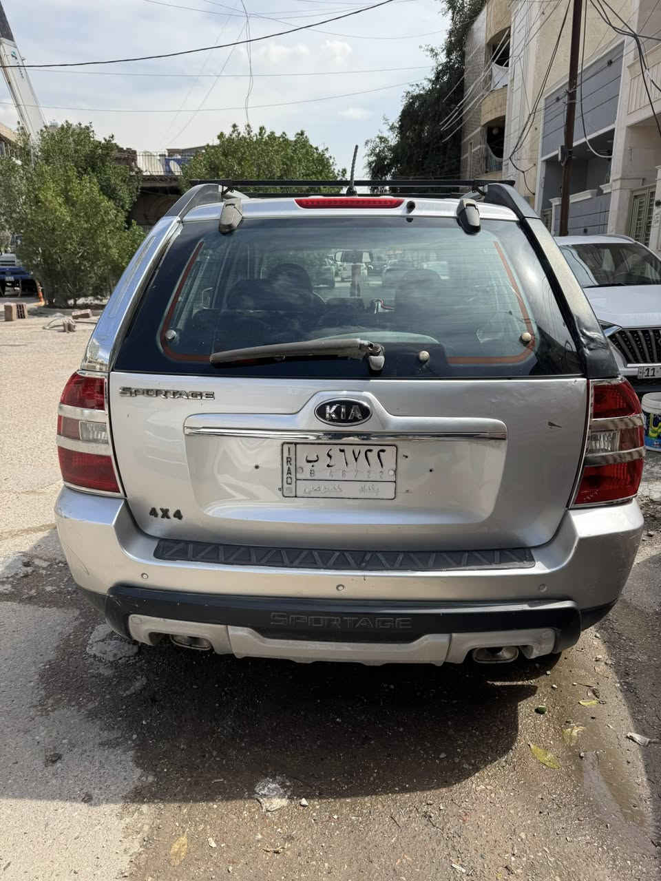 السلام عليكم 
كيا سبورتج للبيع موديل 2009 خليجي ماشيه 147الف كيلو
نضيفه تخم تاير جديد كشنات جلد بلادي تدفئه بيها 
بيها صبغ بسيط وبارد موضح بالصور
سعرها 120 ومجالها جدآ بسيط
مكانها /بغداد كرادة
للاتصال /***********
