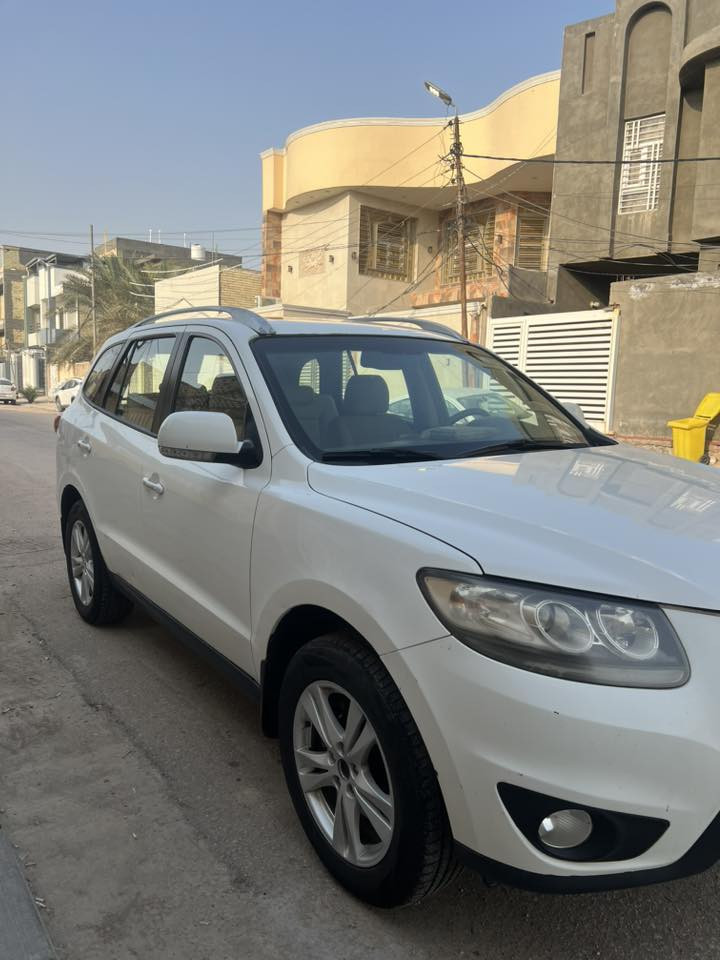 سنتافيا موديل 2011رقم بابل بأسمي تحويل مباشر سنوية ممنتهية مكفولة من الضربة والتبديل والصبغ مكينة كير حدادايه جاهزات  تخم تاير جديد 
تبريد تدفئة شغال 
مواصفاتها فتحة تحكم استيرن اشاير بالمري مري شفط 7راكب ثلاجة 3قطع تبريد ماشية 270
مكاني نجف حي المكرمة السعر150وبيه مجال مجال رقمي
***********
