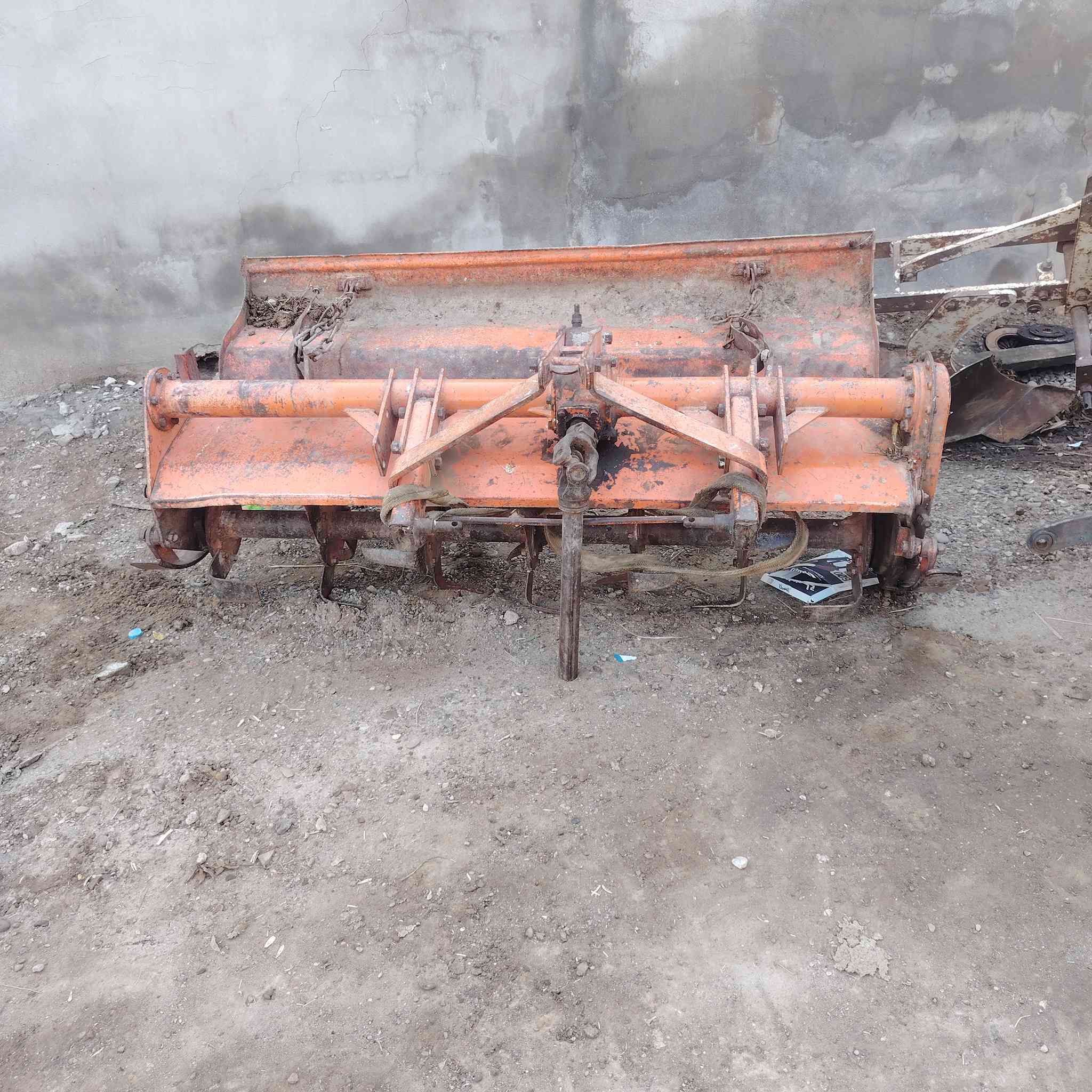 سلام عليكم ورحمة الله وبركاته يوجد للبيع رفاسه مال كابوته ام شيشين المكان ديالى الخالص ***********
