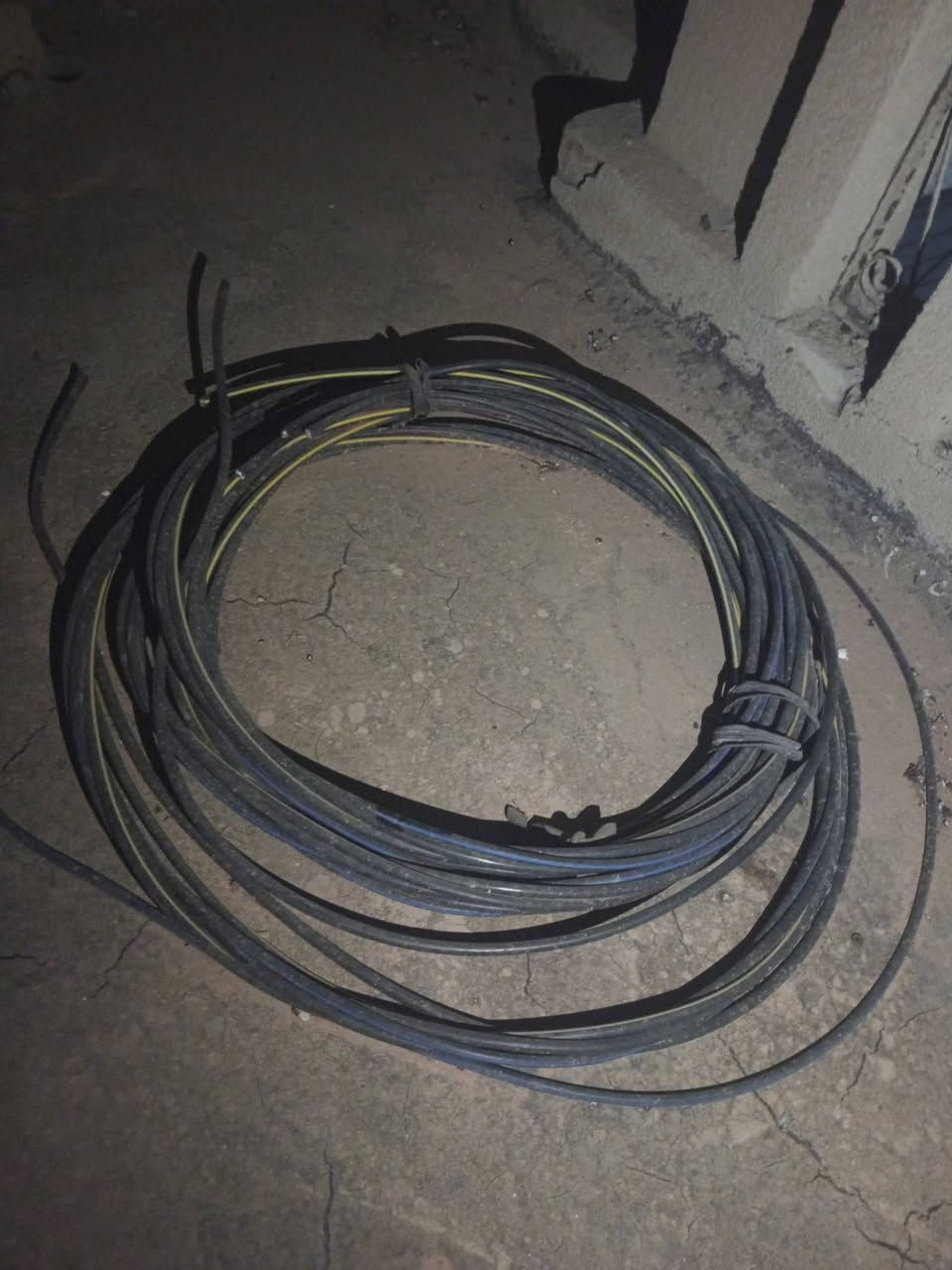 السلام عليكم گيبل اماراتي الحجم 95×4
120متر
المتره 6 آلاف وبيه مجال اتصل وتدلل ***********
