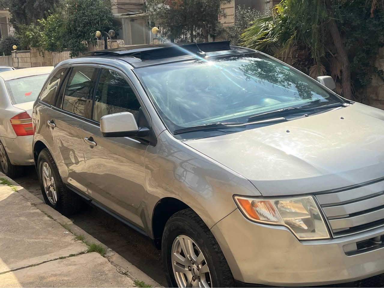 سلاوي خوا لة هةموو لايةك 
فورد ادج موديل ٢٠٠٨ فول مواصفات دووپارچة سبوغ بئ ژوري گير و مةكينة لوك لوك ئةوروپي ٤ تاية نوي لةسةرة سيارةكة كةم مةسرةفة و بةنزين كةم سةرف دةكات تاك اكسلي مةرغوب تا بليي سيارةكي جوانة سعري 82 وةرةقةو مةجال من فروشيارم تكاية ئةگةر كريار ني تيل مةكة *********** أربيل, العراق
