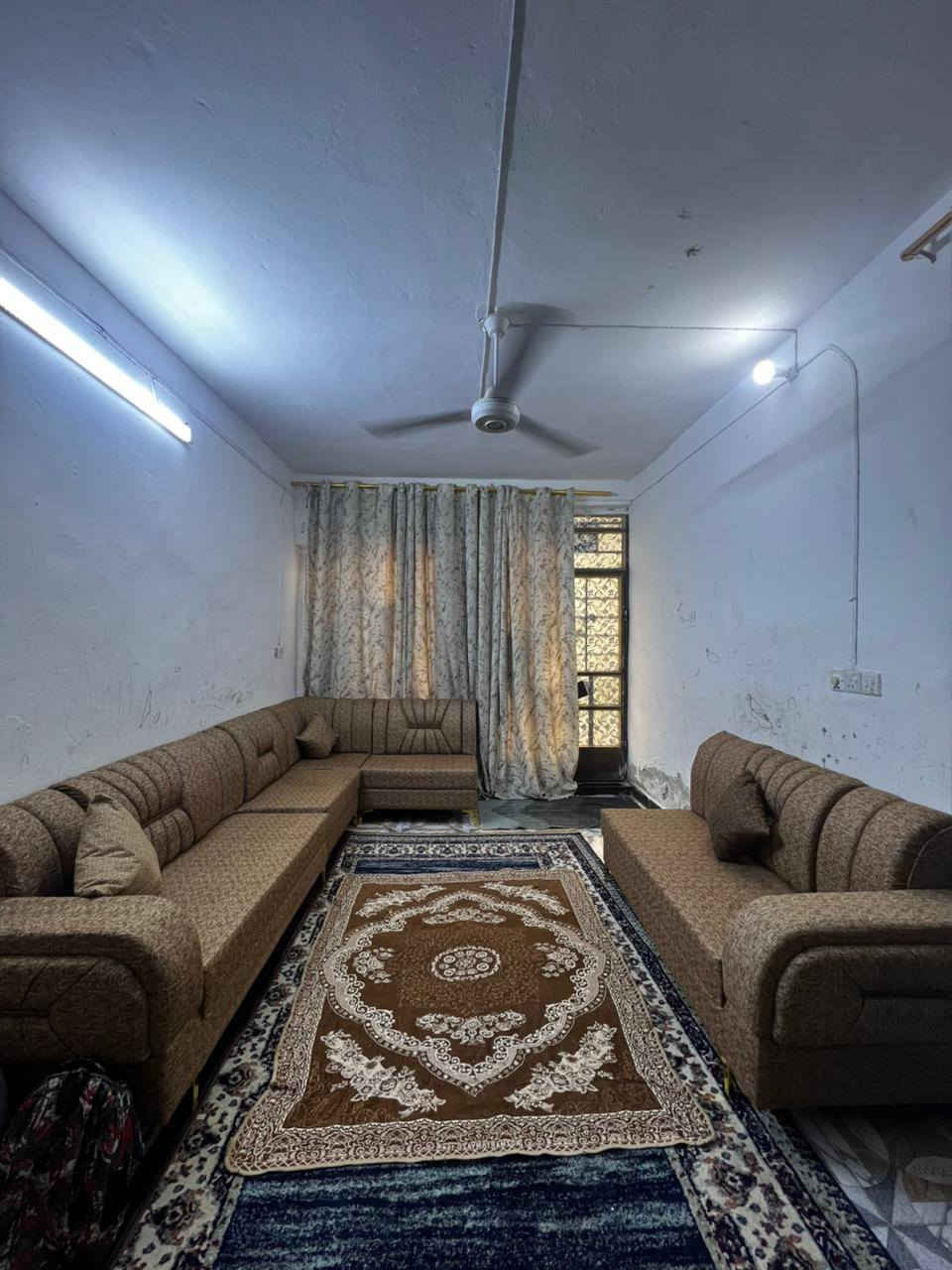 السلام عليكم... ديوان /11مقعد ..جديد بلوك اسود....السعر ب 375..شراي يتصل.. ***********...يوجد توصيل
