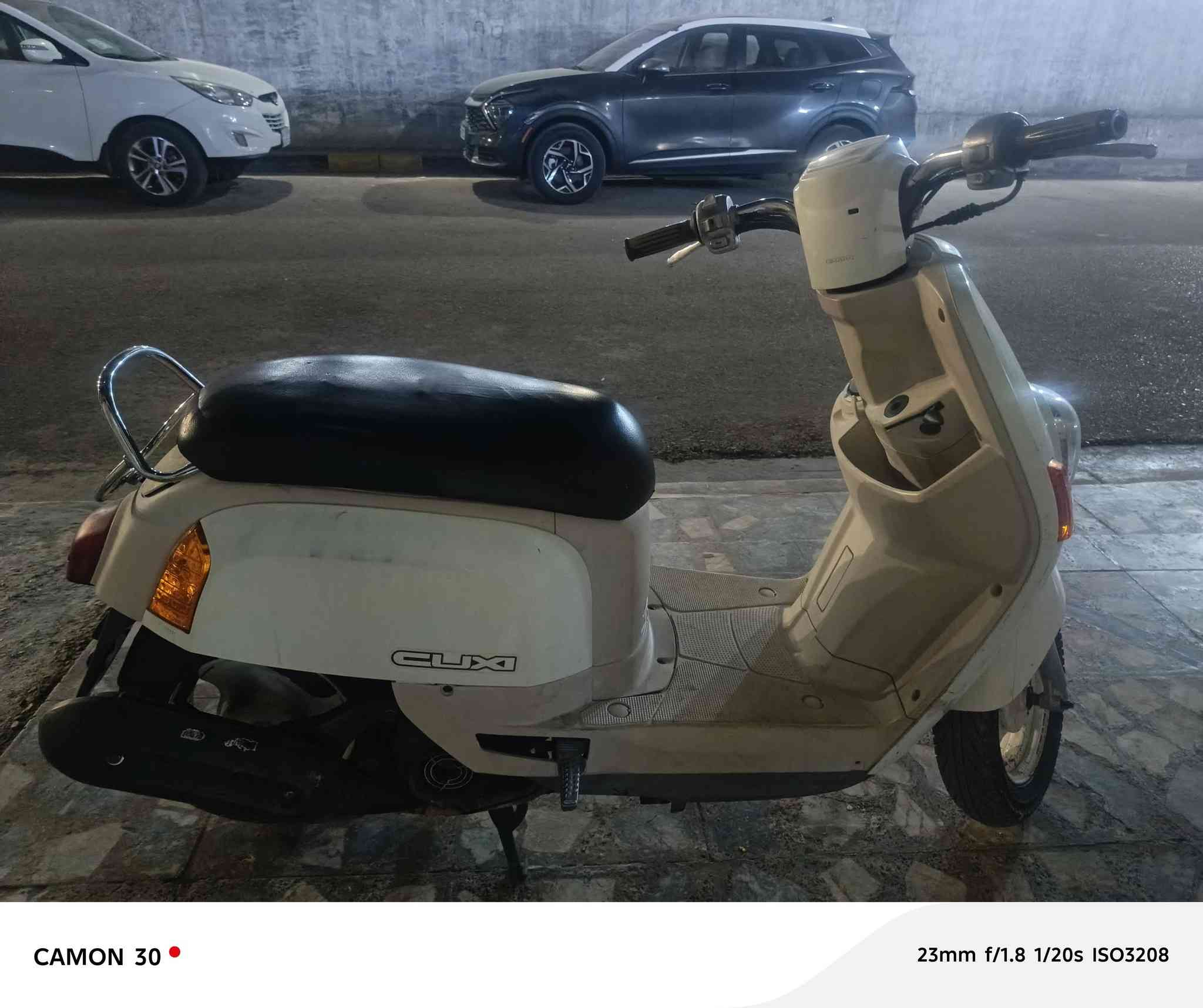 السلام عليكم دراجه بؤليس داخل كريمي كابريتر كلهة بلاد السعر ٨٥٠ الف ***********
