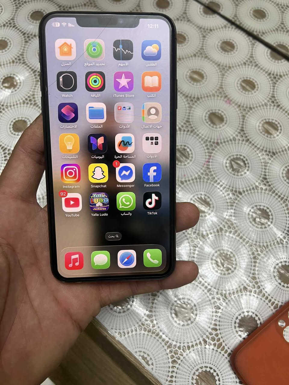 ايفون 11 برو ماكس للبيع بسعر مناسب جدا ذاكرته 128 نموذج m بطاريه 75 مداخل تصليح ابد 325 وبي مجال *********** واتساب
