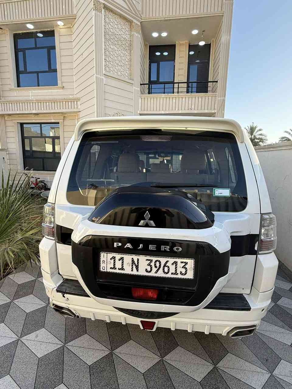 السلام عليكم 
باجيرو للبيع سيارة جديدة وجاهزة من كل شي 
مكاني الصويرة 
*********** 
السعر جدا مناسب بيع سريع 
سونار موجود
