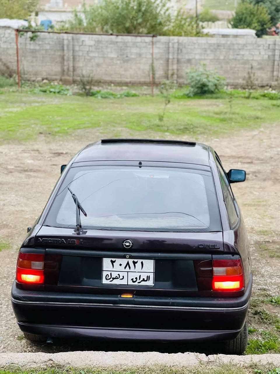 اوبل فيكترا✈️ موديل 1993🔥 مكينه 18 سياره سقف سيلات كولش حلو كيرو محرك ب شرت سياره جايز جايز ماكو اي شي بي مصرف اربع تايات ب جديد🛞  سياره شاشه ايباد 🖥️سياره ماكو دعم تحويل وكاله بشرت مكينه حجم 1.5 سياره  كوشنات هيتر🥵 تتفيه🥵 
سعر 35$ 570 الف غرامه انزل سعر
مكان روفيه اقره  بردرش
رقم الهاتف *********** كورك موجود عل واتساب
