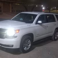 اللون ابيض بيها صبغ اثر شخوط بسمي  LT  السعر 350  07709030969