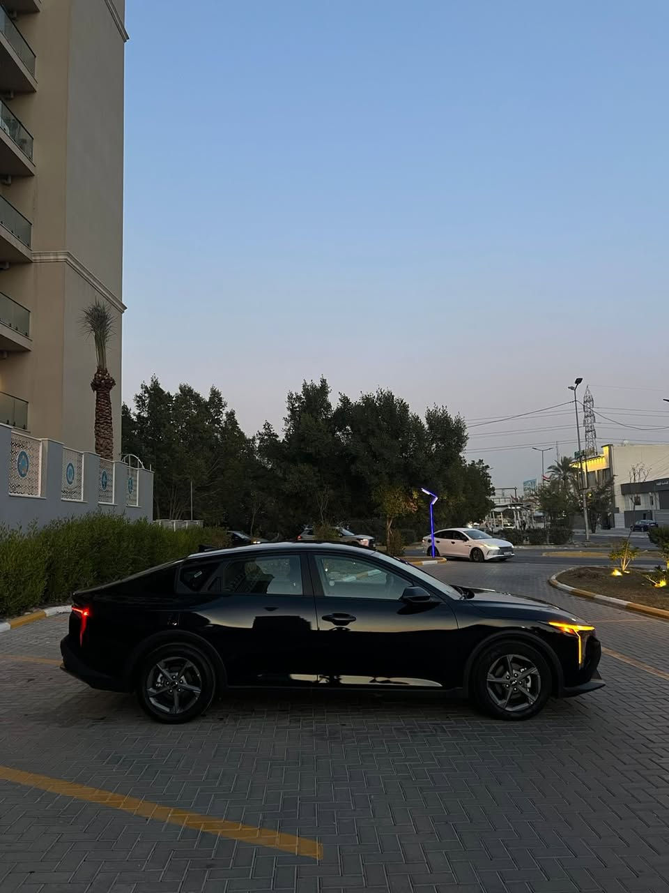 السلام عليكم 
لبيع k4 موديل 2025 
رقم اربيل ترقيم جديد تريد تحويل تريد وكاله حاضر
موصفات 
بصمه
تشغيل عن بعد
لاين زنون عدسه
سايد بريك بصمه
رادار انامي
رادار خلفي
رادار جانبي
تحديد مسار
كامره دواره
لد نهاري
بك لايت لد
شاشه دجتل
فول تحكم ستيرن
سياقه ذاتيه
اربع مخارج شحن
محرك 2000💪🏽💪🏽💪🏽
ماشيه١١ الف فقط
حادثهه فقط صبغ بنيد  بدون دواخل شرط
 شاصي لغود كفاله
ايرباكات كولهه سليمه
 مكانهه بغداد الكاظميه جكوك
السعر ١٦٨$
هاتف ***********
