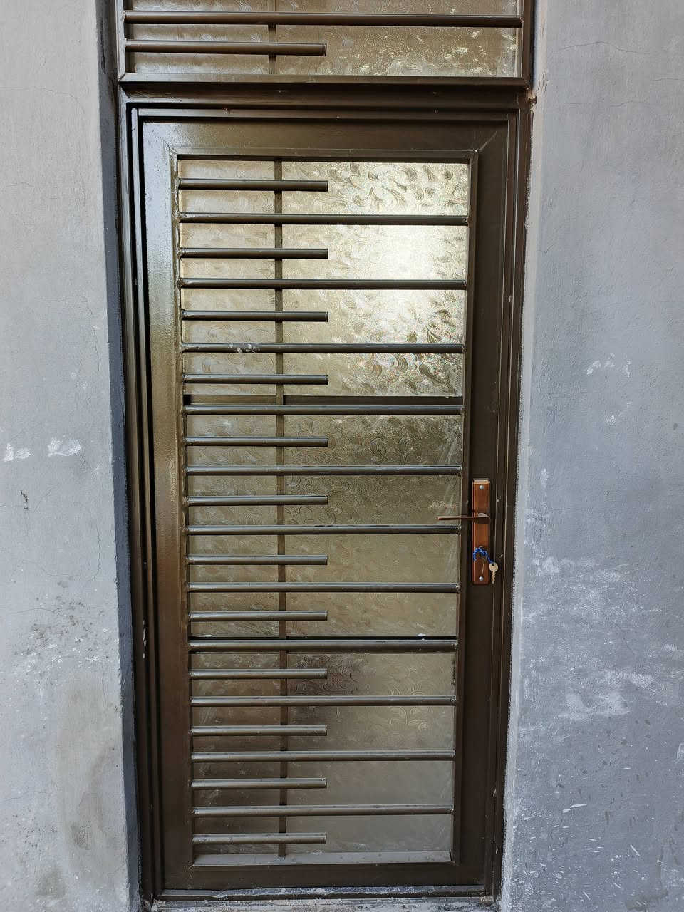 صباغ شبابيك وبيبان بنسب الاسعار عمل درجوه اولئ
صبغ وتنضيف 
وشغل الديكورات داخل وخارج بنسب السعار
الانتصال ***********
*********** واتساب
