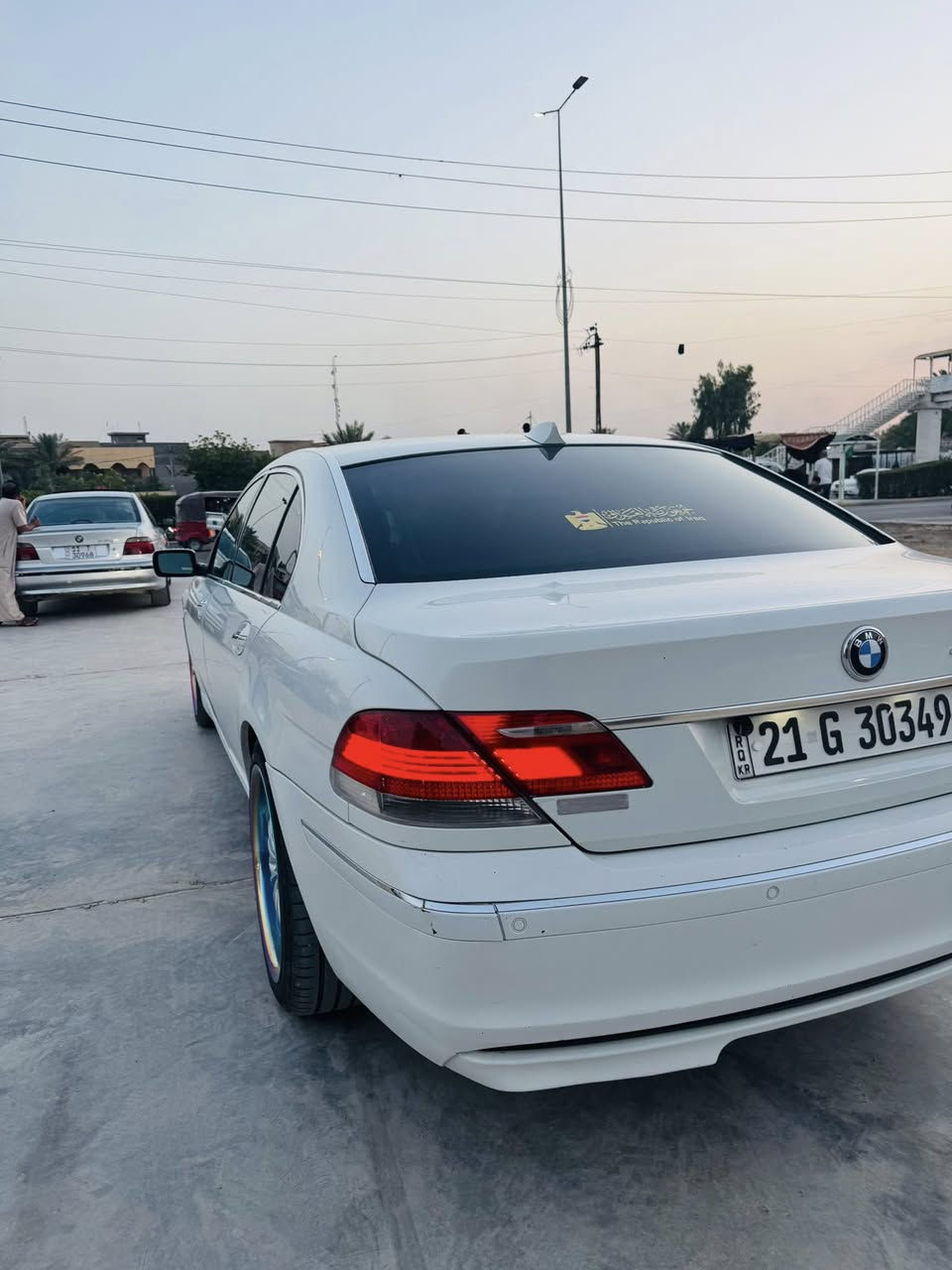 🔥 للبيع — BMW 750Li موديل 2005 🔥
سيارة فخمة لعشّاق الألماني، نظيفة ومرتبة وتستحق المعاينة ✨

🚘 المواصفات:
▪️ النوع: BMW 750Li
▪️ الموديل: 2005
▪️ اللون: (ابيضّ)
▪️ المحرك: V8 قوي وعزم ممتاز
▪️ الكير: أوتوماتيك
▪️ الدفع: خلفي
▪️
▪️ وارد:  / ألماني.  بيه.  4 قطع صبغ…)

✅ المواصفات والإضافات:
✔️ بصمة وتشغيل ستارت
✔️ فتحة سقف
✔️ مقاعد جلد كهربائية مع تبريد وتسخين
✔️ شاشات وكاميرات
✔️ سنسرات أمامية وخلفية
✔️ نظام صوتي فاخر
✔️ تكييف ثلج
✔️ إنارة زينون أصلية
✔️ تخم تاير جديد 
✔️ بردات كهربائية
✔️ مثبت سرعة

🔧 حالة السيارة:
▫️ السيارة استخدام شخصي ومحافظ عليها
▫️ المحرك والكير بحالة ممتازة
▫️ لا تحتاج أي مصروف
▫️ دبلات منتظمة وخدمة حديثة
▫️ أوراقها كاملة وجاهزة للنقل

💰 السعر: (155) قابل للتفاوض 
📍 الموقع: واسط قضاء النعمانيه
📞 للاستفسار: (***********)

“سيارة هيبة وراحة وثبات، والما يعرف الـBMW ما يعرف الفخامة” 😎🔥
