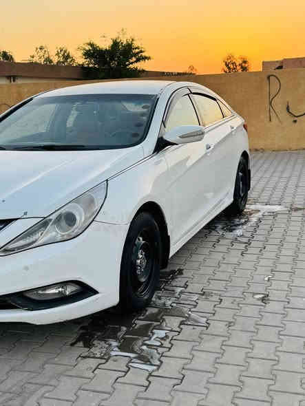 للبيع سوناتا موديل 2010 شكل ال11 وارد خليحي
المحرك 2400 دوش تدفئه تبريد تخم تاير صدر وره وكدام جديد 
السيارة بيه كلير فقط باب السائق  سوناره موجود 
 
رقم السيارة السليمانيه دولي سنويه نافذه لغاليه سنه 28 مداور ثاني يوم  السعر  110 للتفاوض
عنوان السياره واسط قضاء الحي 
للاستفسار الاتصال على االرقم ***********
