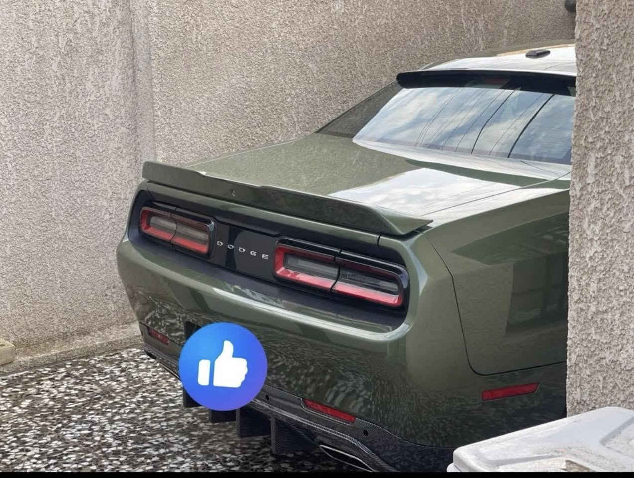 جالنجر ٢٠٢١ sxt توويل للبيع او مراوس ب k4 
رقم بغداد باسمي 
لون زيتوني 
نظيفه كلش وبدون نواقص 
تبريد ثلج 
كير ومحرك مكفول 
منظومه لايت وسوار زينون ومتغير الالوان ع ريمونت 
حادث / جاملغ سايق وبنيد ومبدل 
ماشيه ٧٠ 
عليها ادامه كامله 
مكان /بغداد 
السعر ٢٠٥ مع المجال 
للاستفسار 
***********

** بدون لغد بدون شاصي فقط البدنه مبدله جديده
