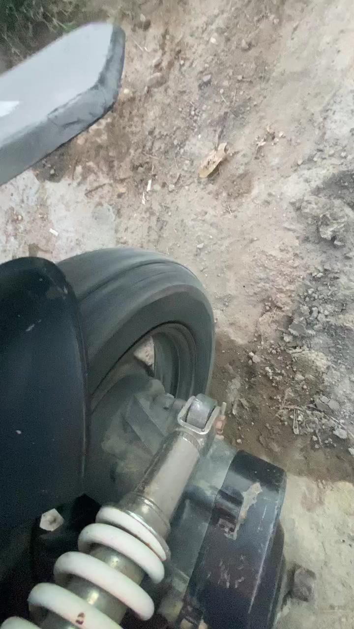 سلام عليكم ورحمة الله شباب هاي دراجه سايم للبيع لسعر ٢٢٥ وبيه مجال هاذه رقمي***********
