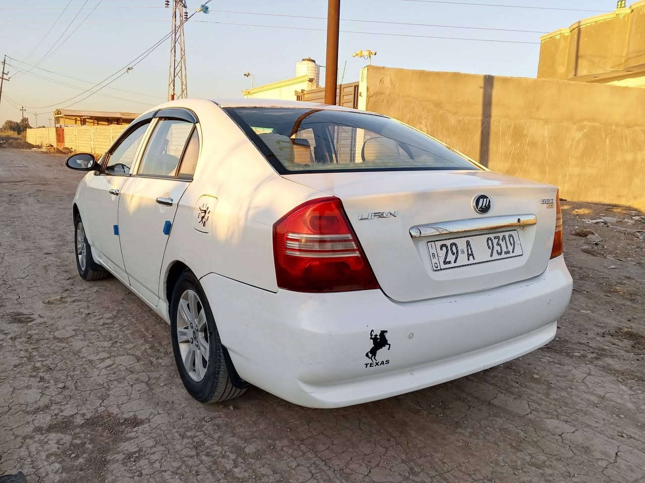 سلام عليكم سياره للبيع ليفان 620 موديل 2013
رقم واسط دولي سنويه جديده 2030 هزه جديده
 تحويل ثاني يوم كير ومحرك كورلاه خير من الله 
تخم تاير صدر جديد كلشي بيه شغال تبريد ثلج 
كهربائيات كله شغاله سياره جديده مال جناي
بلاديه ماعده رش الهلالات الخلفية مواصفات فتحه شاشه 
المكان واسط العزيزية السعر 48 بيع مستعجل 
***********
***********
