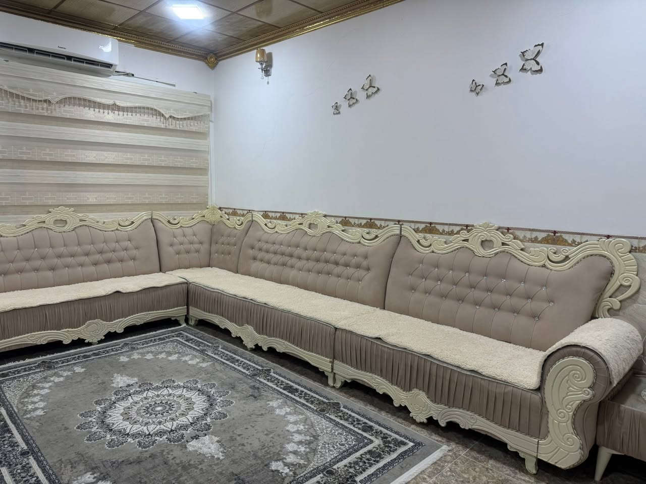 ديوان تفصال خشب اسود .الرقم*********** للحجز خاص
