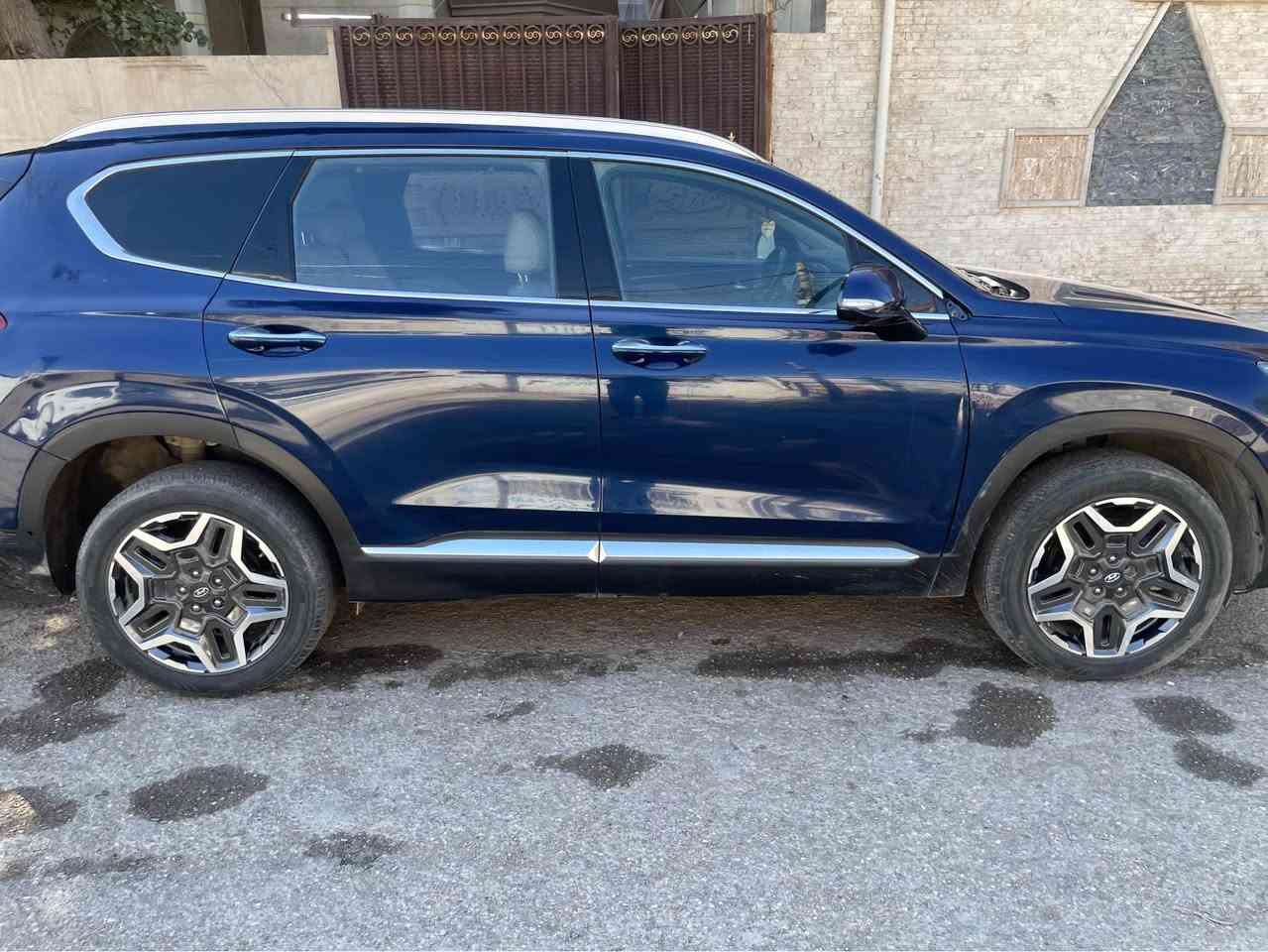 السلام عليكم 
للبيع سنتافيا هايبرد موديل ٢٠٢٣ 
فول موصفات 
 بنوراما 
كشنات جلد
تدفئه كشنات 
رادرارت  
حساس 
كامرات ٣٦٠كامره مع الاشاره
فور ويل 
السياره ماشيه ٣٦ الف 
محرك ١٦٠٠ تيربو 
حادثهه بنيد وقبق الجنطه صبغ بدون شاصي ولغد 
وصور الحادث موجوده
السعر 188 وبيه مجال بسيط
العنوان بغداد 
*********** بغداد, العراق
