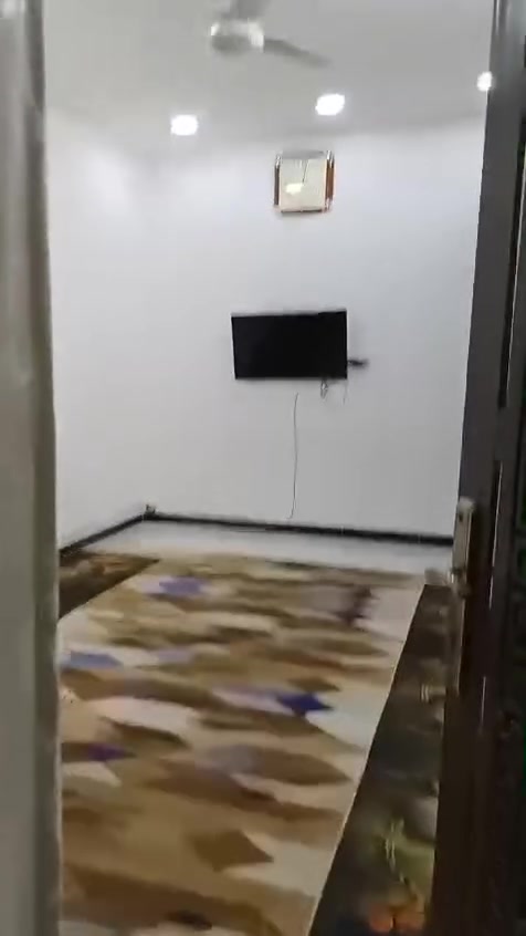 بيت للبيع طابو زراعي منطقة البلديات- شارع المصرف ضياء الحلفي
البيت يبعد ثلاث افرع عن الرسمي
مساحة البيت 100 متر 5×20
البيت مسلح وكامل من فوك ليجوة وبناءه حديث2022
البيت عبارة عن ثلاث طوابق صالة جبيرة واستقبال وحوش الطابق الثاني غرفتين سويتات مثل ما موضح بالفيديو بالاضافة للطابق الثالث بي غرفة ايضا سويت وسطح وبيتونة
وخدمات المنطقة من تبليط ومي ومجاري تجي وتشوف بعينك،المنطقة كلش راقية وما ناقصها اي شي
***********
‏‪0773 521 3460‬‏
