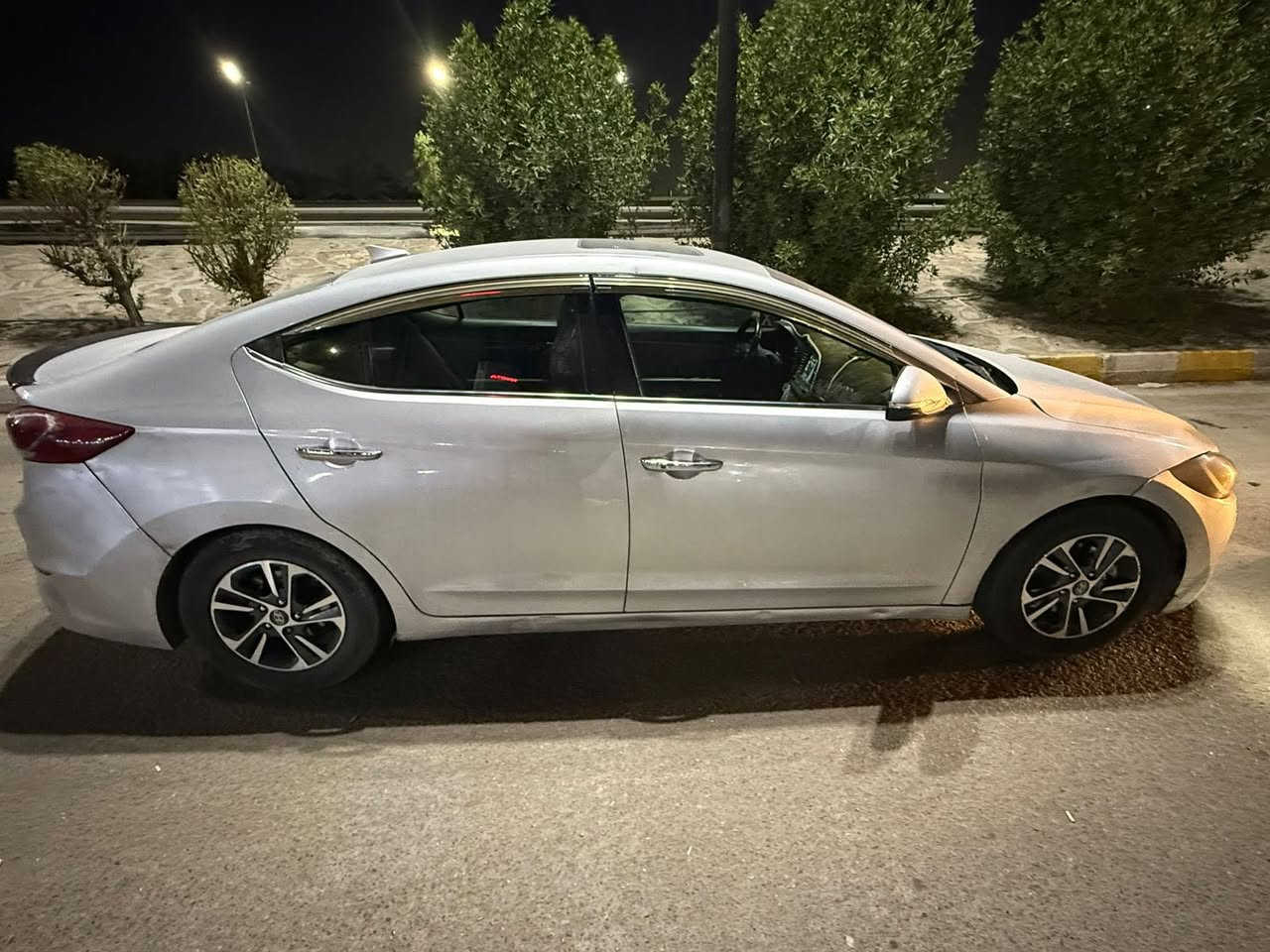 السلام عليكم
النترا 2017 امريكي فول لمتدد فوول للاخير 

سعرها 105 وبيها مجال بسيط 

بيها تلحيظات كير محرك تبريد كله كفالة 

تخم تاير صدرها بس شمعات 

غيره شي اني اكفلة 

سيارة جاهزه كولها حادثها امريكة جاملغ السايق وبيها مكانات صبغ للجمالية 

مكاني بغداد 

باسمي رقم اربيل تحويل شرط 

***********
